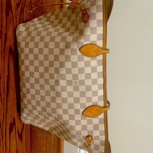 💎✨Gently used✨💎 Louis Vuitton Damier Neverfull MM